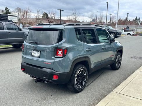 Used 2015 Jeep Renegade Trailhawk image 5