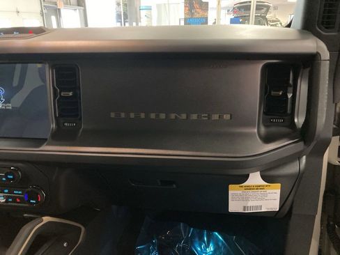 New 2026 Ford Bronco Badlands AWD/4WD image 48