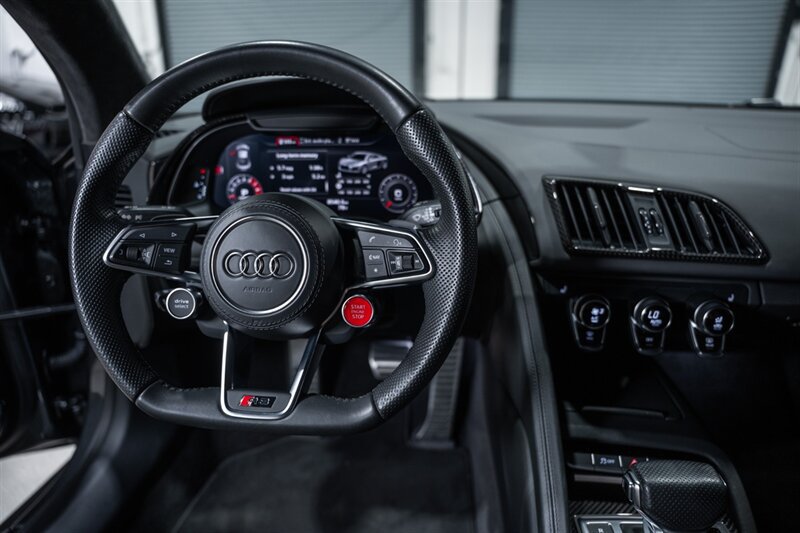 Used 2018 Audi R8 V10 RWD image 44