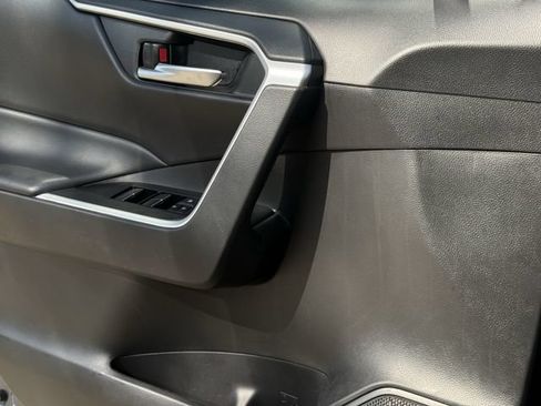 Used 2025 Toyota RAV4 XLE FWD image 24