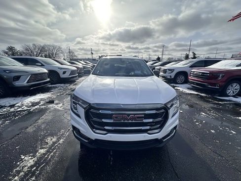 Used 2023 GMC Terrain AT4 w/ Infotainment Package II image 8