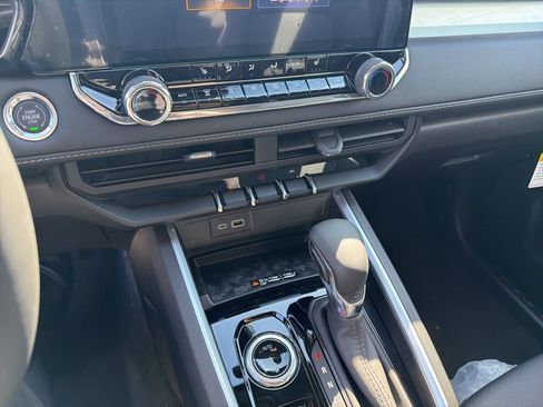 New 2026 Chevrolet Colorado LT w/ LT Convenience Package AWD/4WD image 21