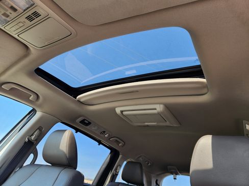 Used 2016 Honda Odyssey Touring image 16