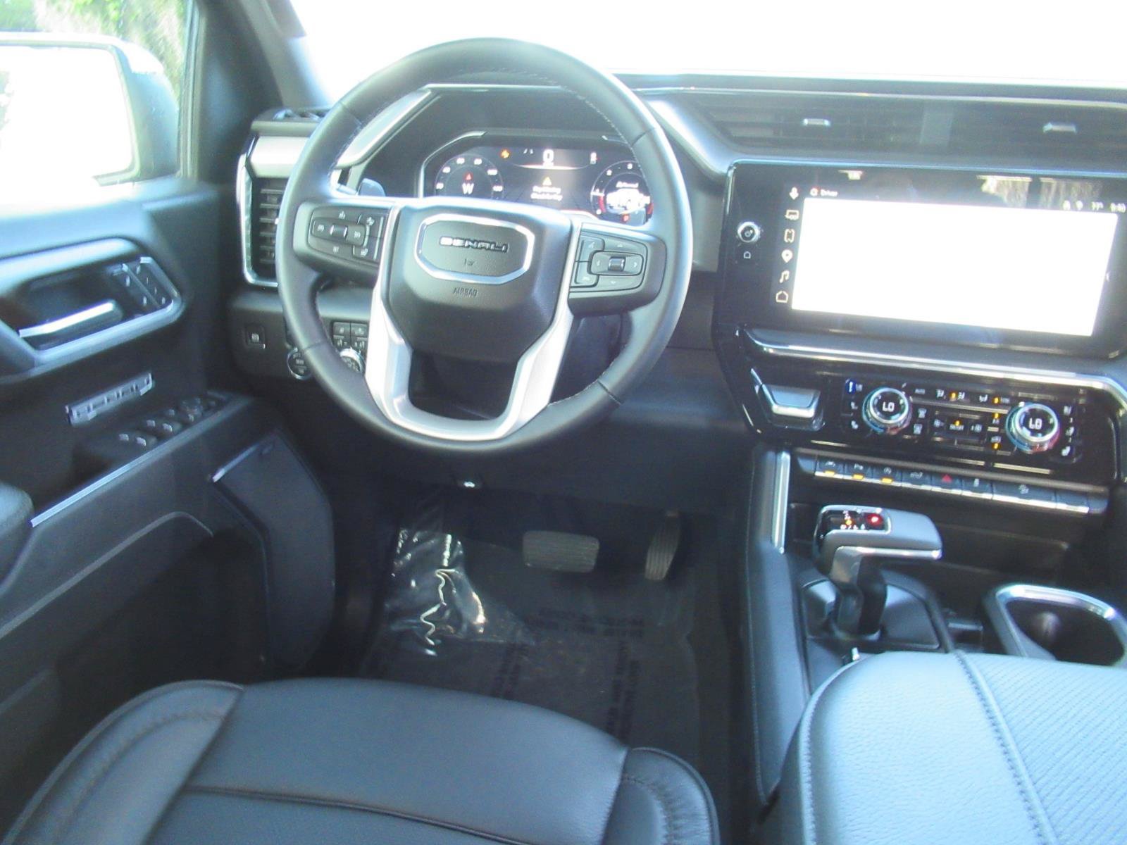 Used 2025 GMC Sierra 1500 Denali w/ Denali Reserve Package AWD/4WD image 15