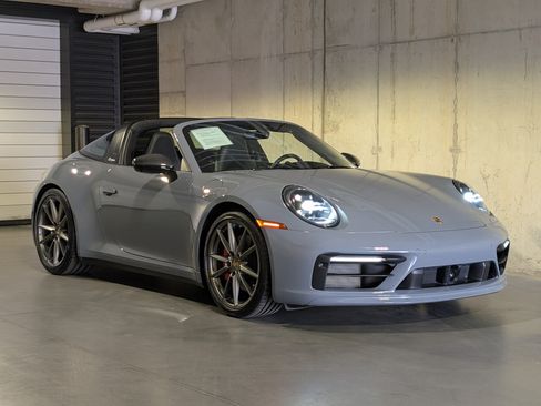 Certified 2024 Porsche 911 Targa 4S w/ Premium Package AWD/4WD image 11