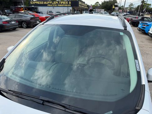 Used 2018 Ford Escape SE FWD image 11