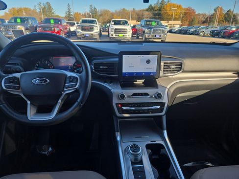 Certified 2022 Ford Explorer XLT w/ Equipment Group 202A image 13