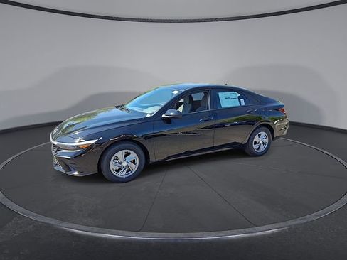 New 2026 Hyundai Elantra SE FWD image 5