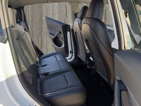 Used 2023 Tesla Model Y Long Range image 25