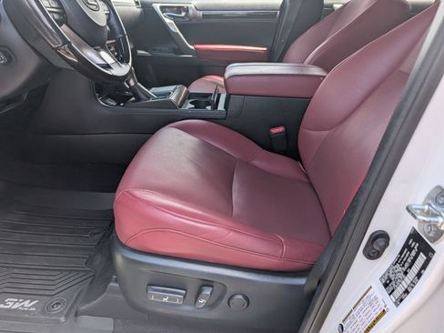 Used 2022 Lexus GX 460 Premium w/ Premium Package AWD/4WD image 12