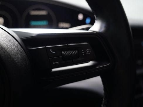 Used 2022 Porsche Taycan RWD image 18