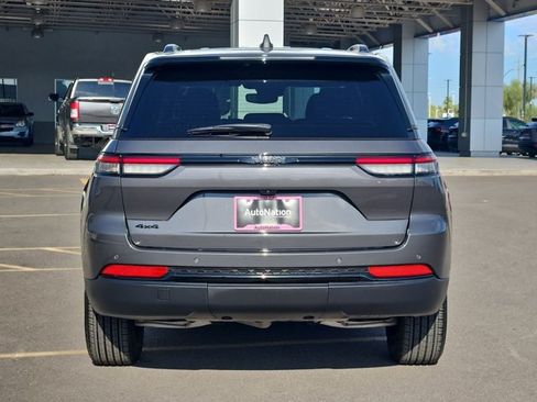 Used 2024 Jeep Grand Cherokee Altitude AWD/4WD image 7
