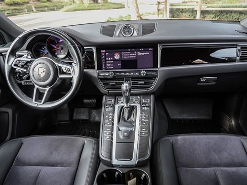 Used 2020 Porsche Macan AWD/4WD image 17