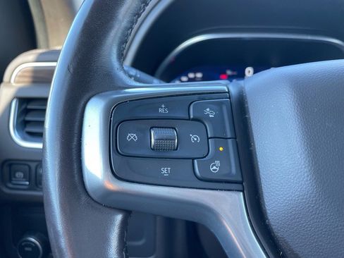 Used 2022 Chevrolet Suburban LT w/ Luxury Package image 11