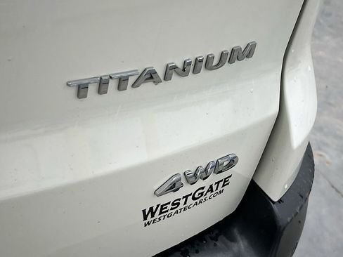 Used 2022 Ford EcoSport Titanium image 39
