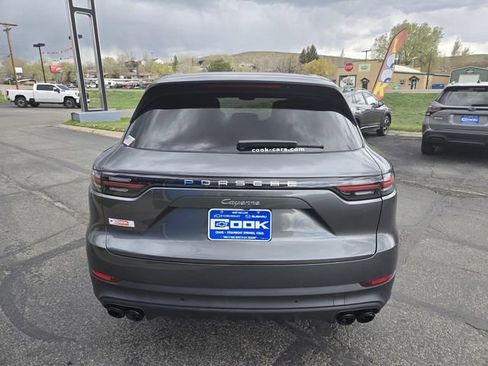 Used 2020 Porsche Cayenne AWD/4WD image 4