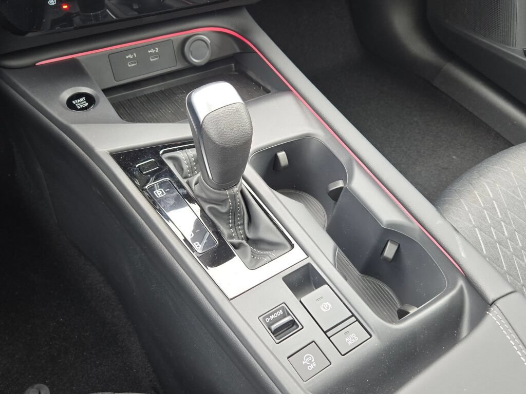 Used 2026 Nissan Sentra SV w/ SV Convenience Package FWD image 27