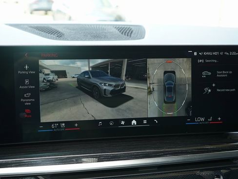 Used 2024 BMW X6 xDrive40i w/ Premium Package image 11