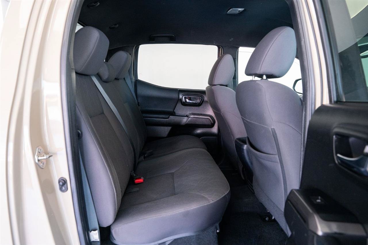 Used 2019 Toyota Tacoma TRD Off-Road AWD/4WD image 18