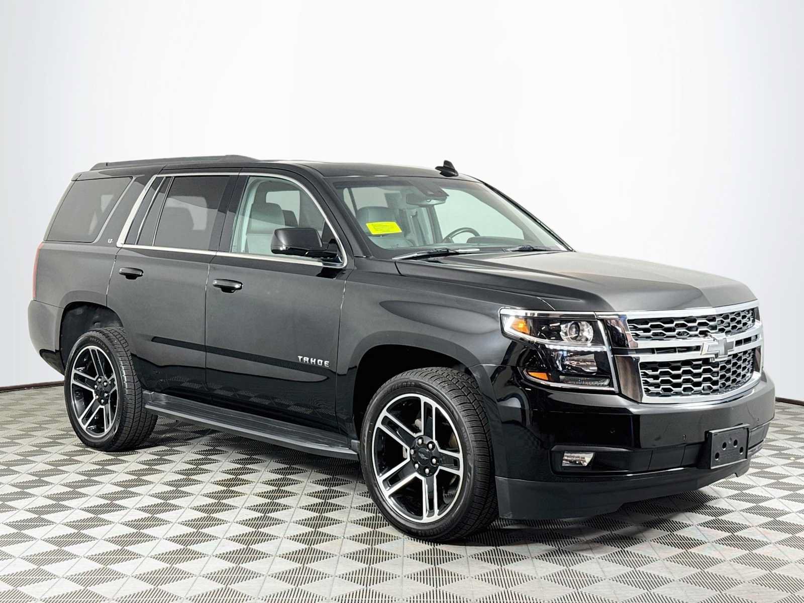 Used 2018 Chevrolet Tahoe LT AWD/4WD image 3