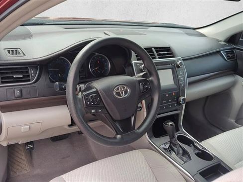 Used 2017 Toyota Camry LE FWD image 11