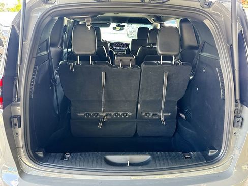 Used 2025 Chrysler Pacifica Select FWD image 30