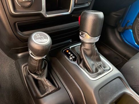 Used 2023 Jeep Gladiator Sport image 21