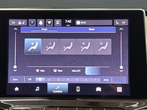 New 2026 Jeep Compass Latitude AWD/4WD image 16