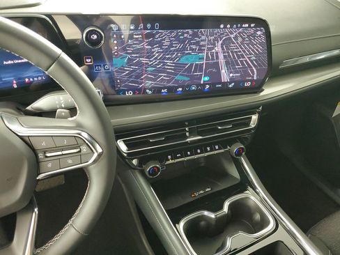 New 2026 Chevrolet Traverse LT image 17