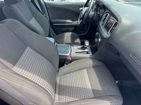 Used 2023 Dodge Charger SXT RWD image 5
