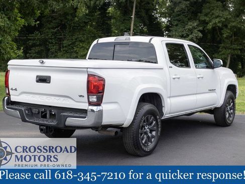 Used 2022 Toyota Tacoma SR5 AWD/4WD image 5