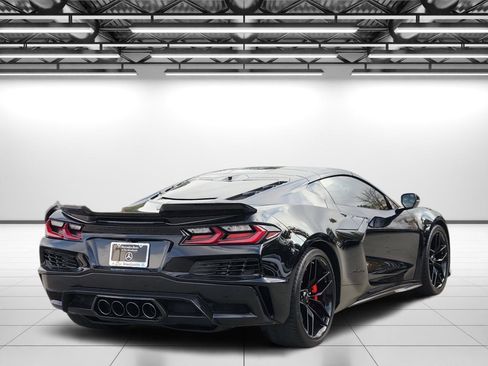 Used 2025 Chevrolet Corvette Z06 image 7