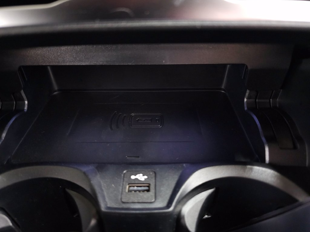 Used 2026 BMW M2 w/ Lighting Package RWD image 27