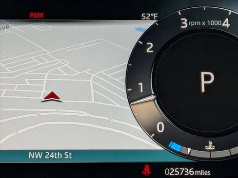 Used 2022 Land Rover Range Rover SE image 9