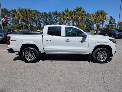 New 2025 Chevrolet Colorado LT w/ LT Convenience Package
