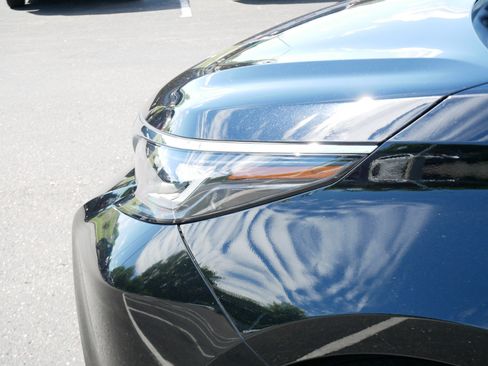Used 2025 Toyota Sienna XLE w/ XLE Plus Package AWD/4WD image 16