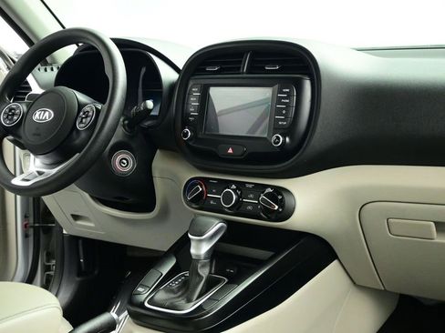 Used 2020 Kia Soul LX image 32