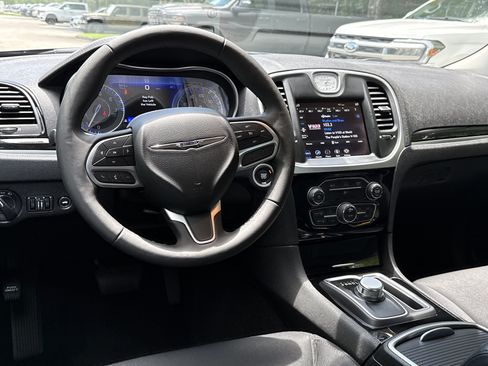 Used 2023 Chrysler 300 Touring w/ Sport Appearance Package RWD image 22
