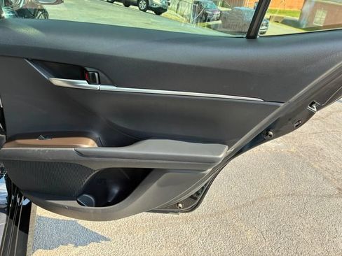 Used 2021 Toyota Camry LE FWD image 17