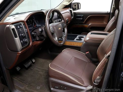 Used 2015 Chevrolet Silverado 1500 High Country w/ High Country Premium Package AWD/4WD image 15