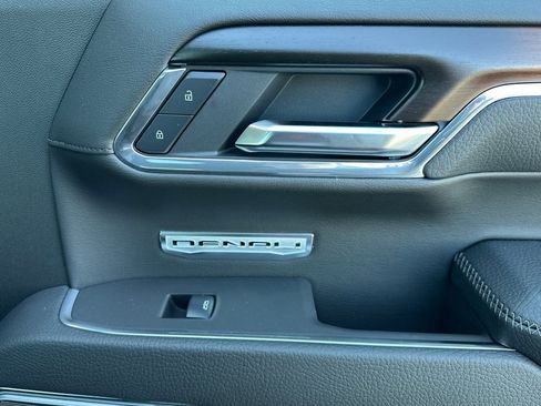 Used 2025 GMC Sierra 1500 Elevation w/ Elevation Premium Package image 18