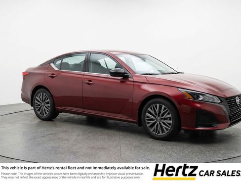 Used 2025 Nissan Altima 2.5 SV FWD image 1
