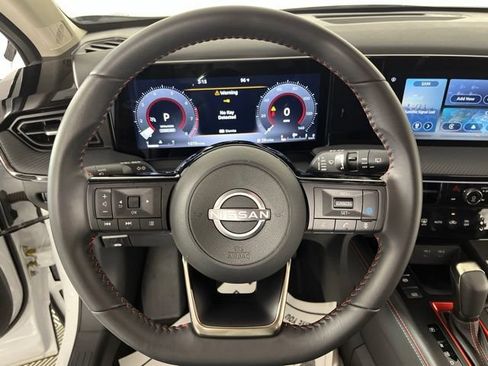 Used 2025 Nissan Kicks SR FWD image 22