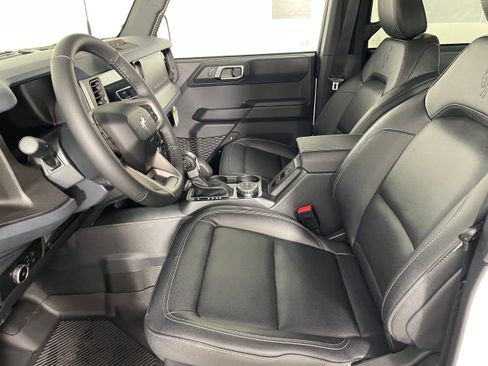 New 2025 Ford Bronco Big Bend w/ Black Diamond Package image 2