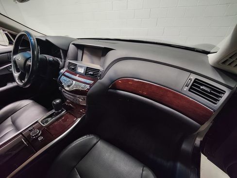 Used 2015 INFINITI Q70 L 3.7 w/ Technology Package image 12