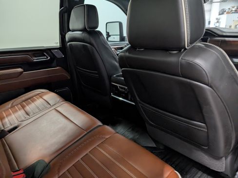 Used 2024 GMC Sierra 2500 Denali Ultimate AWD/4WD image 15