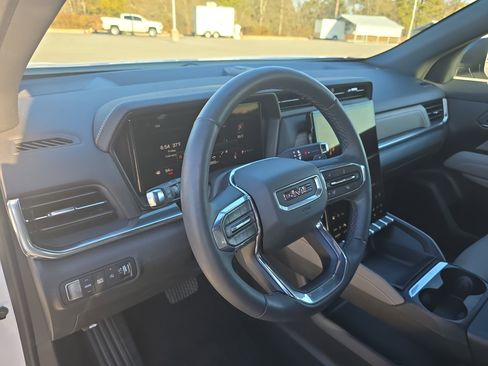 Used 2026 GMC Terrain Elevation w/ Elevation Premium Package image 16