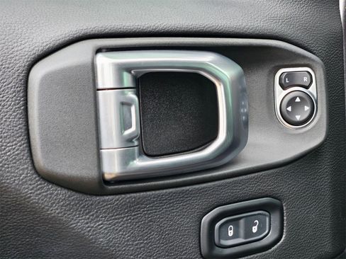 Used 2022 Jeep Gladiator Rubicon w/ LED Lighting Group image 11