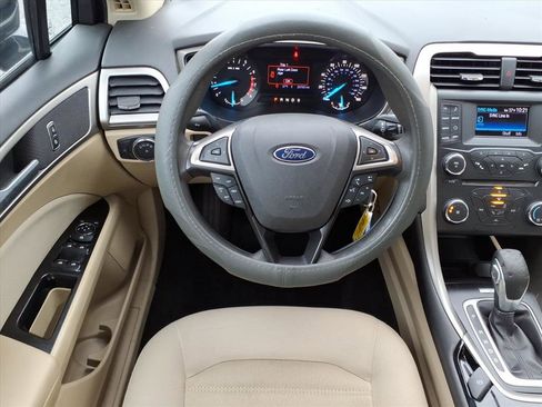 Used 2013 Ford Fusion SE image 5