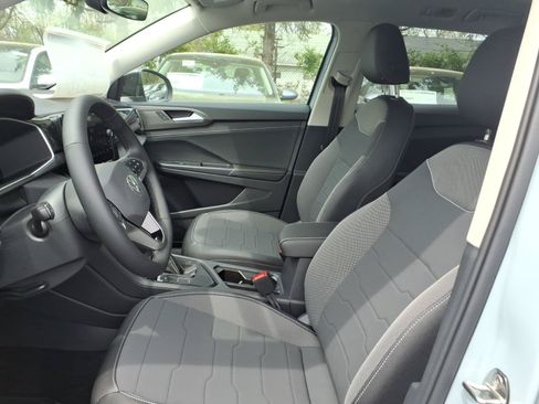 New 2026 Volkswagen Taos SE FWD image 11